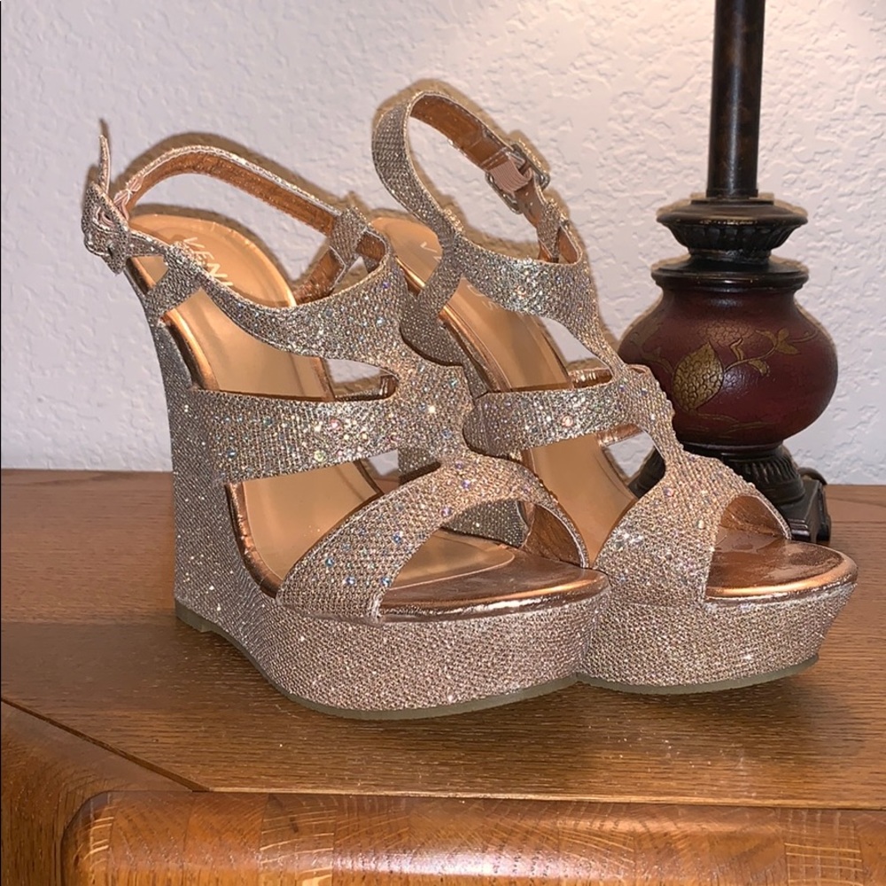 VENUS Shimmering Gold Wedges